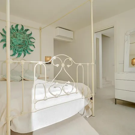 Villa Cala Luna - By And Service
